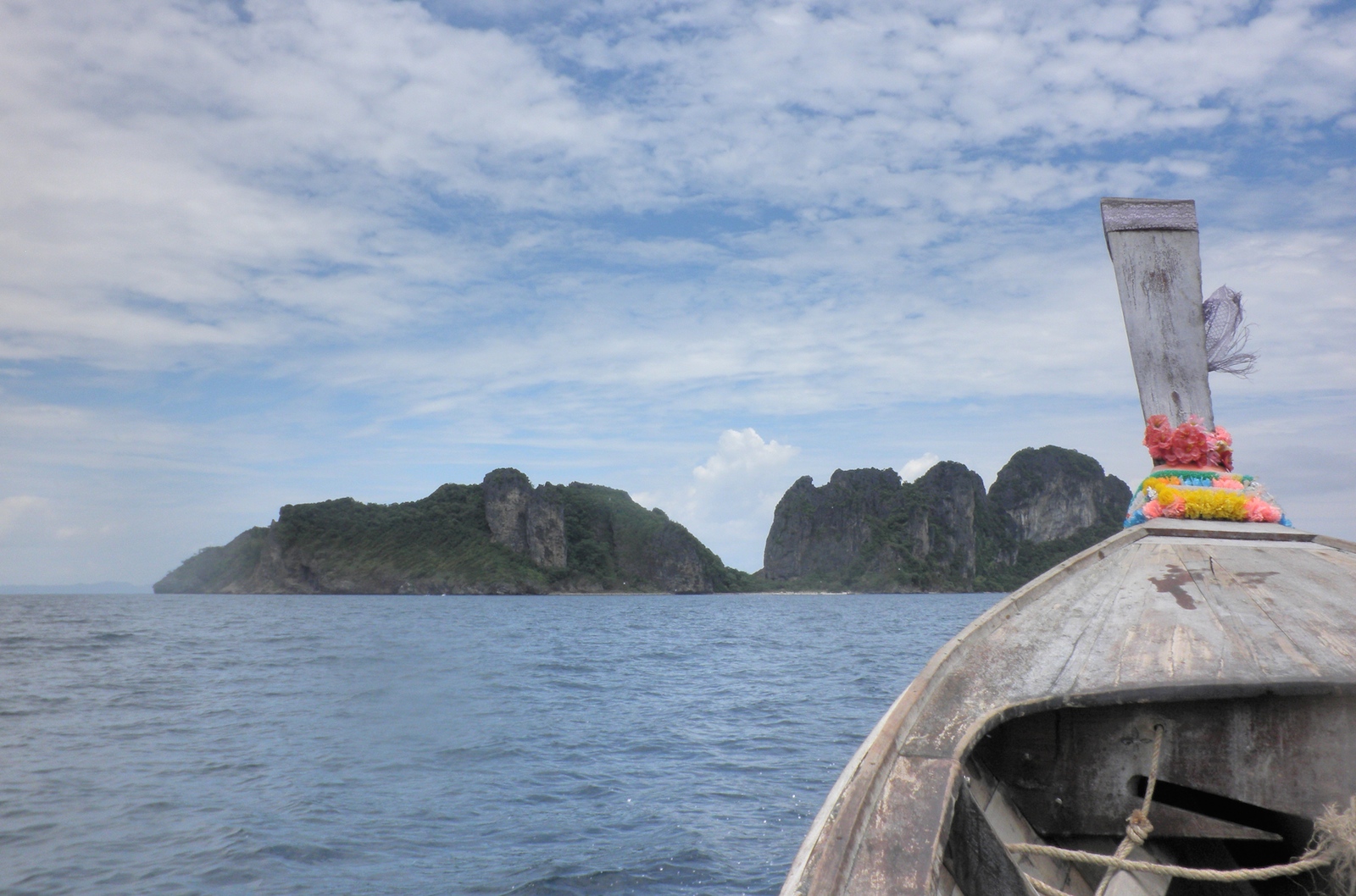 Boot in Thailand im Meer ein Tipp für den Urlaub