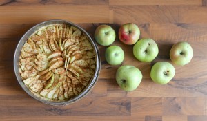 Kuchen und Äpfel