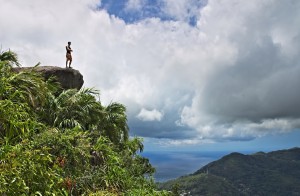 Felsen beim Wandern auf den Seychellen