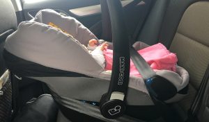 Babys erste lange Autofahrt