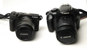 Zwei Kameras für Reisen
