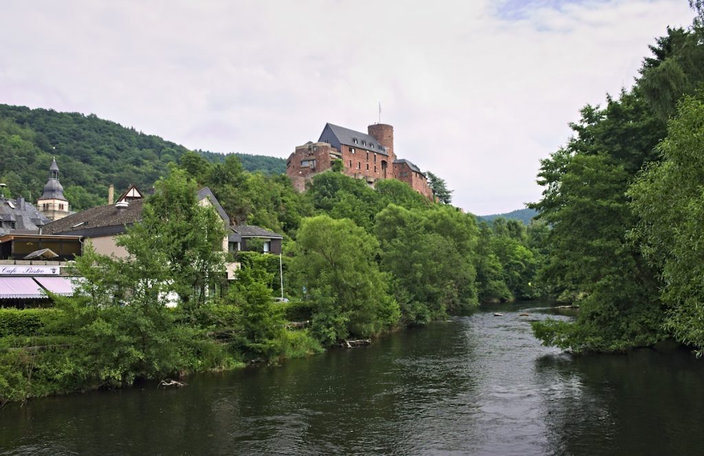 Burg in der Eifel